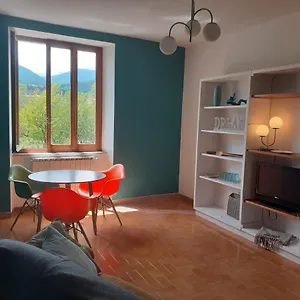 Appartamento Tuscany, Pontremoli, Italy Swallows Court Lovely Sleeps 2 To 4 People, Pontremoli